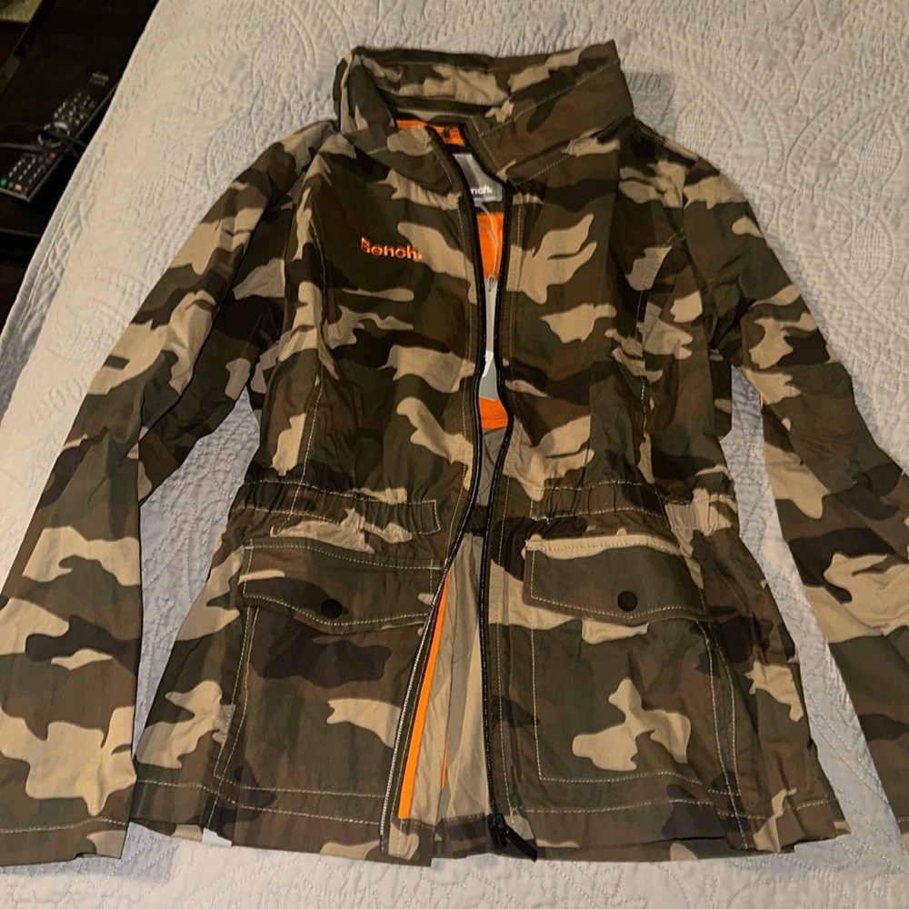 NWT Bench Camo lightweight cinched waist jacket